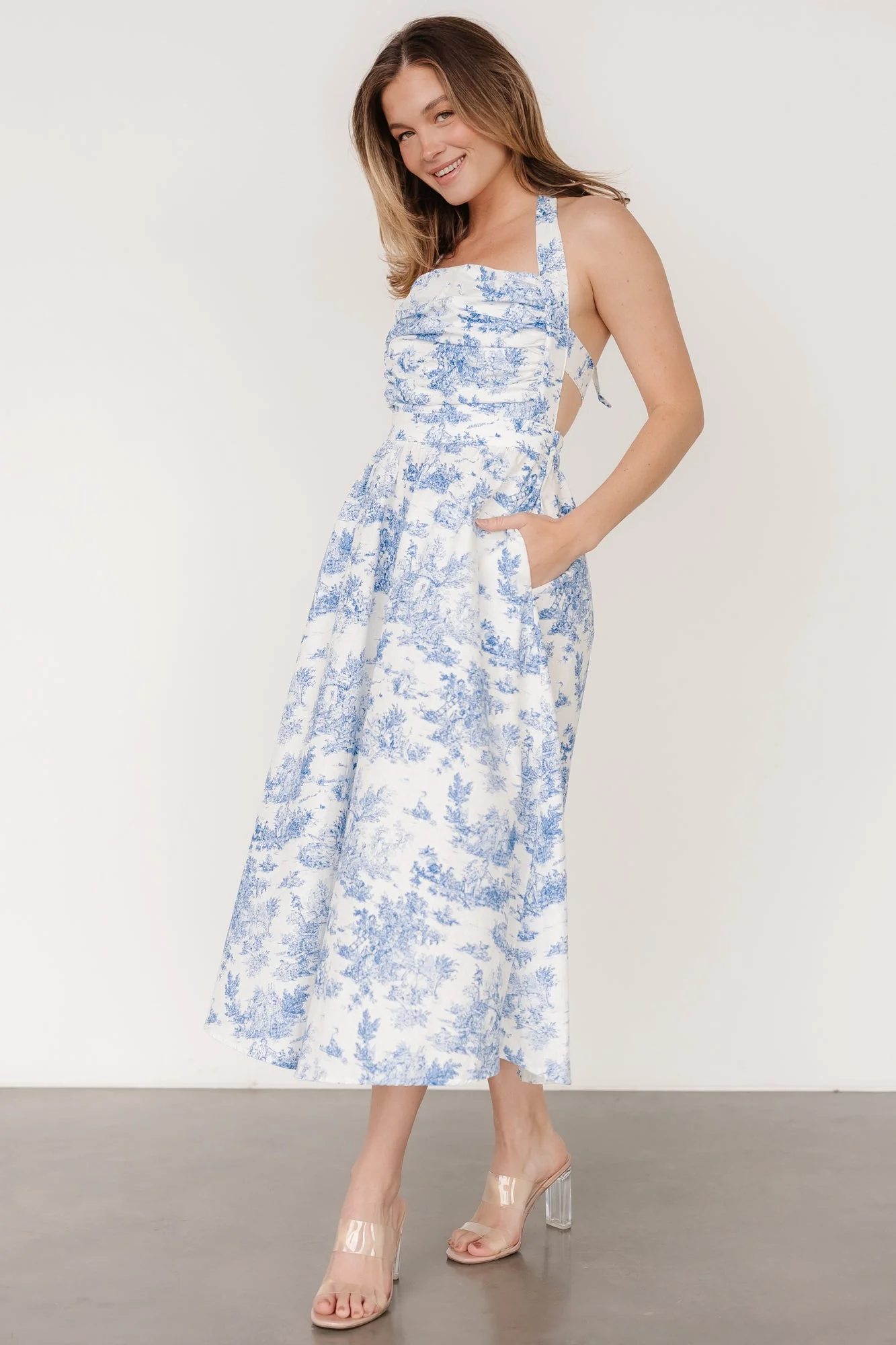 Carolyn Halter Midi Dress | White + Blue - Vlounger
