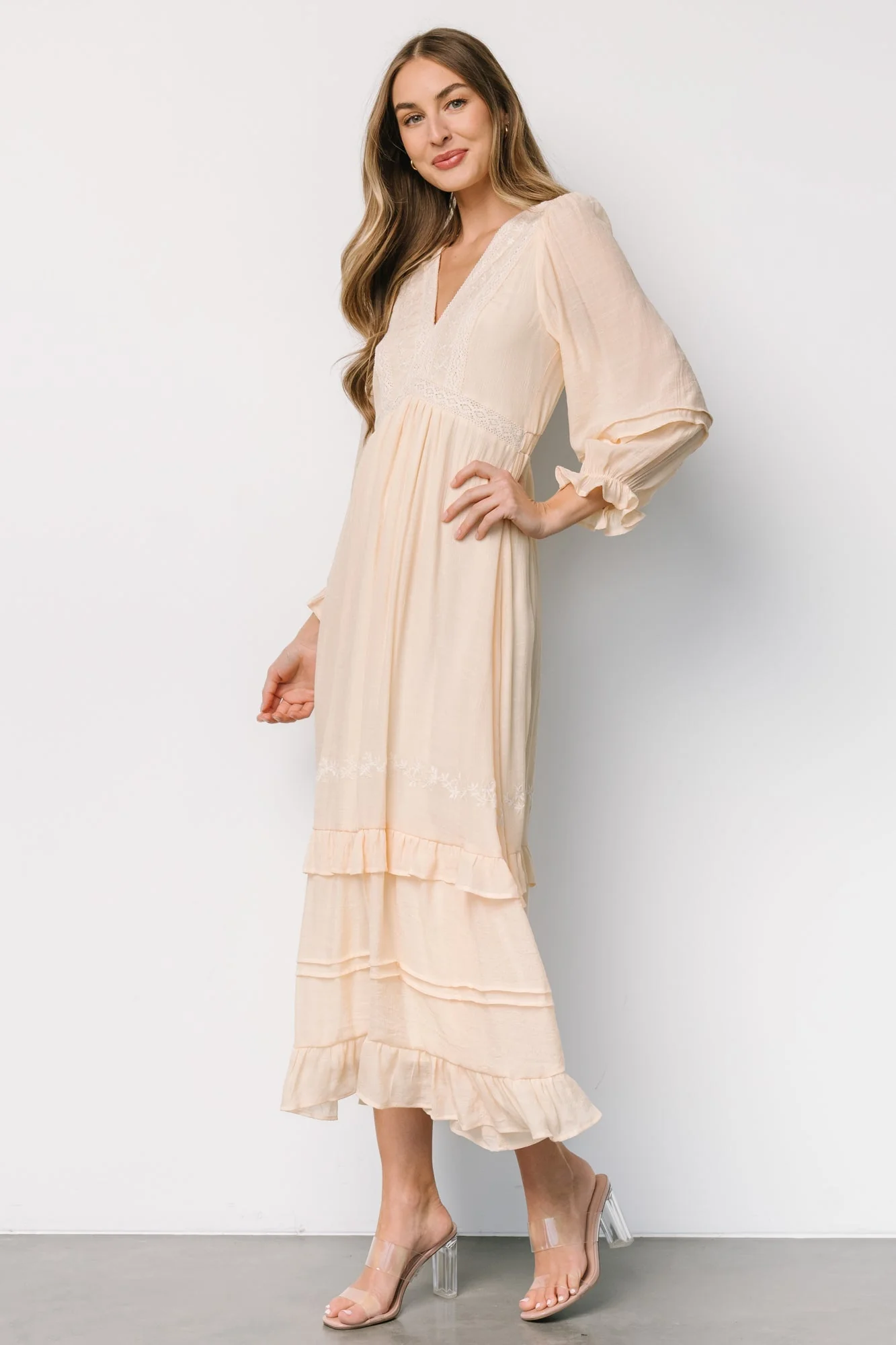 Amberlee Embroidered Dress | Cream - Vlounger