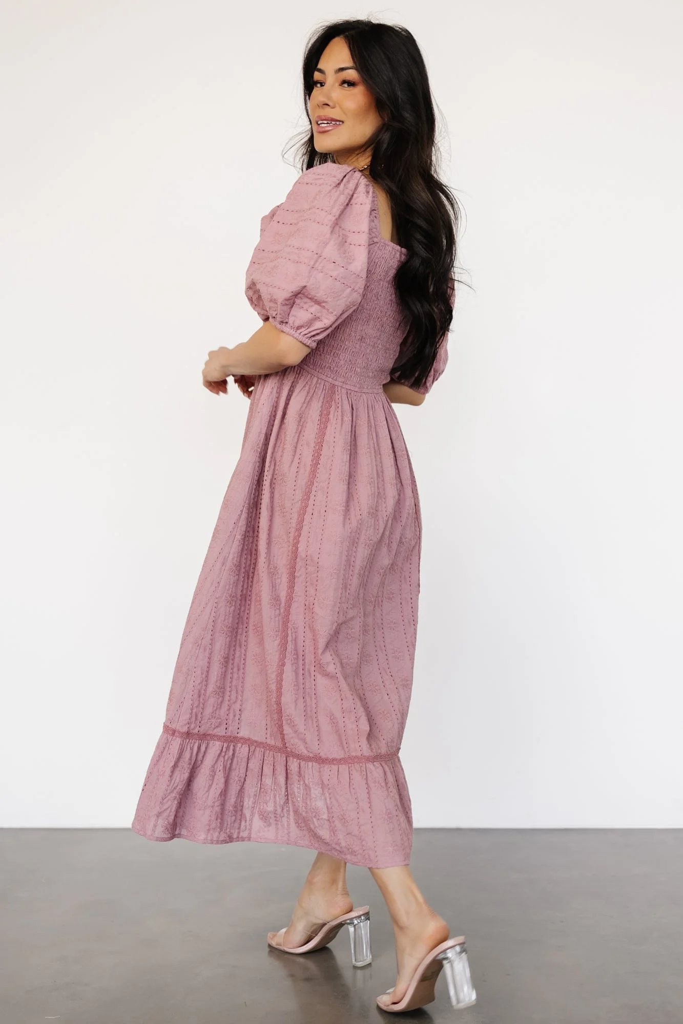 Delaney Eyelet Dress | Dusty Mauve - Vlounger