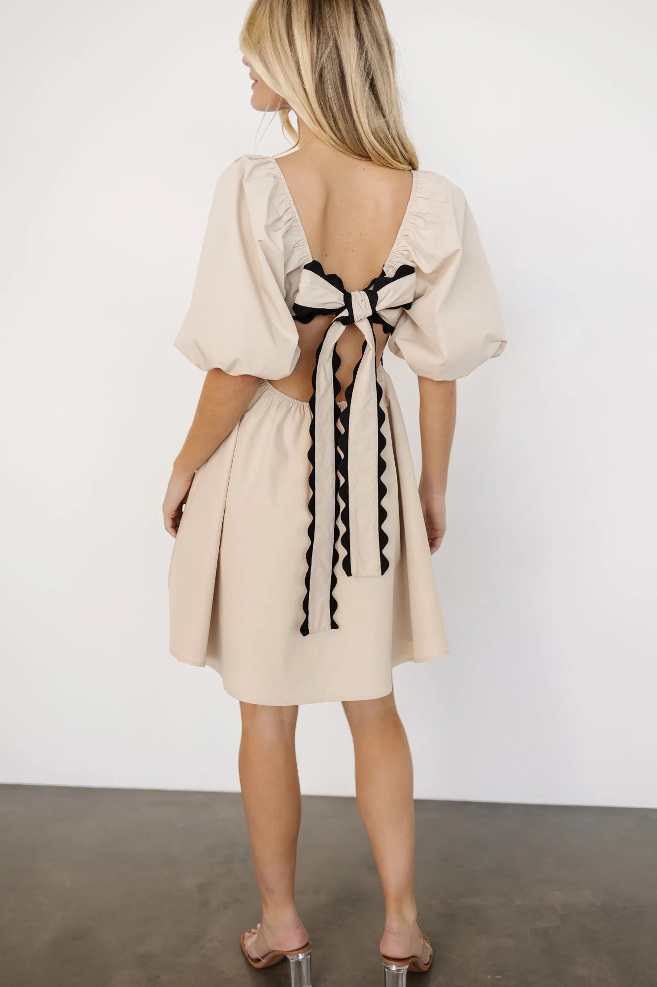 Cecelia Short Dress | Sand - Vlounger