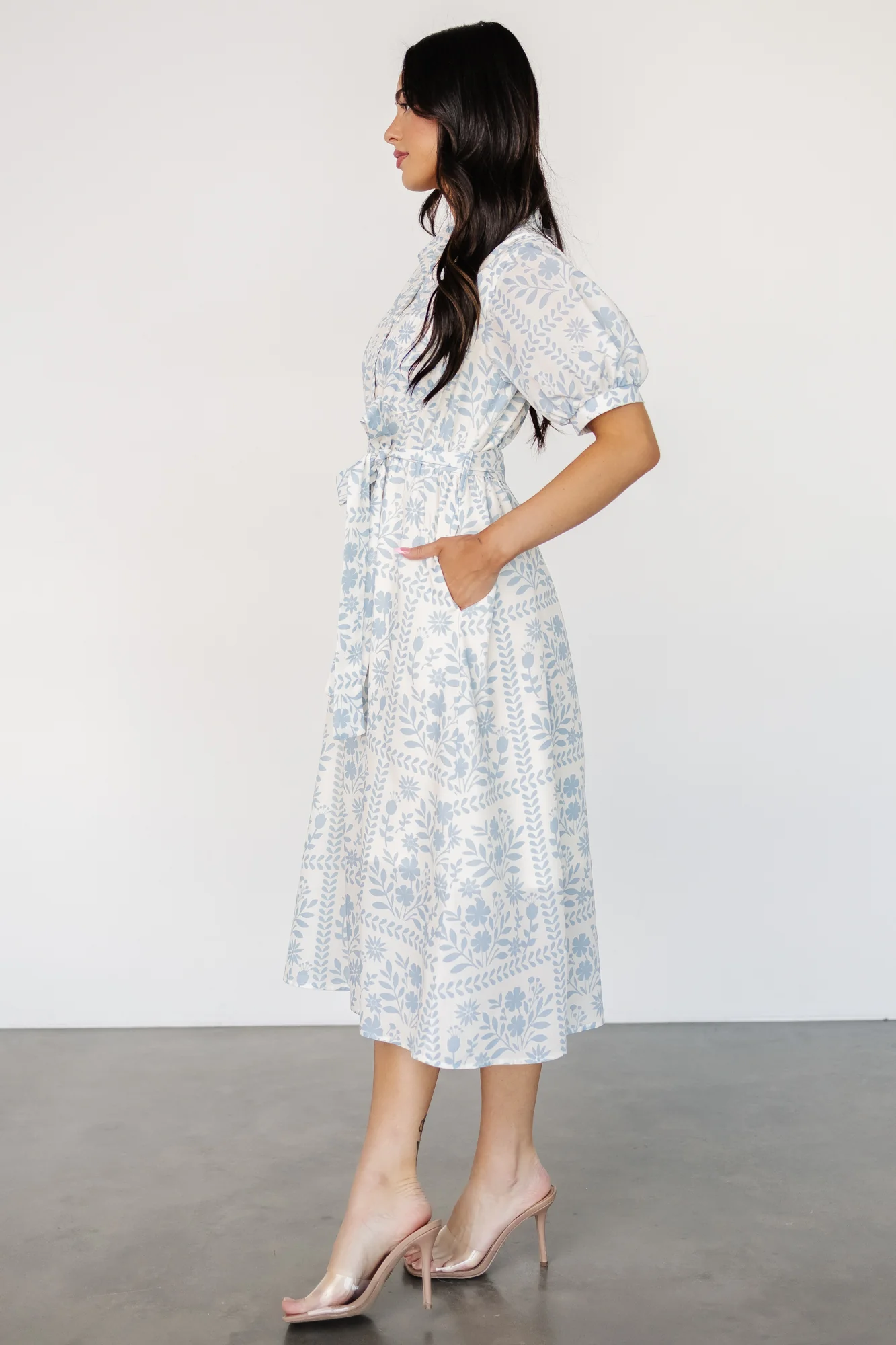Jamila Midi Dress | Light Blue Floral - Vlounger