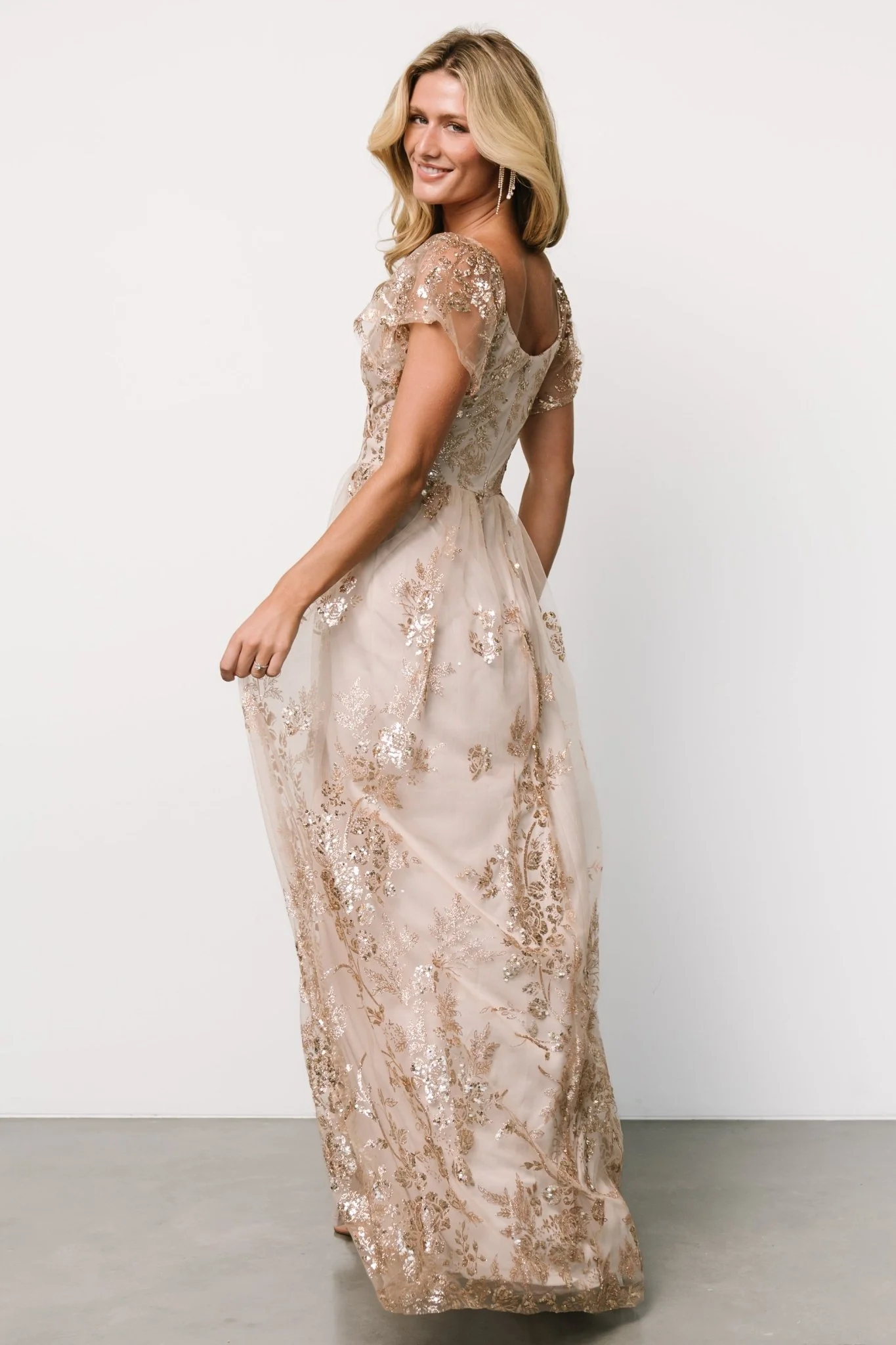 Corinne Shimmer Maxi Gown | Champagne - Vlounger