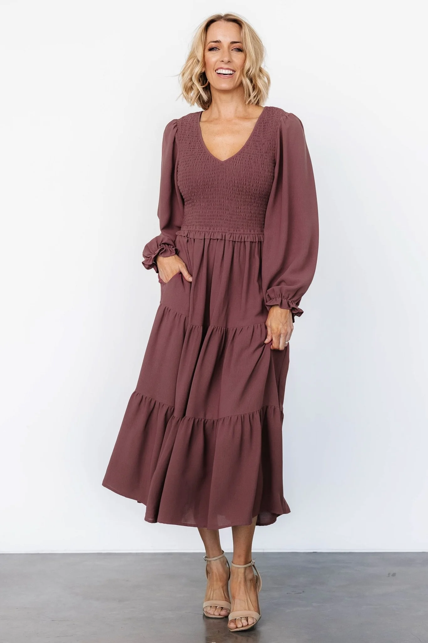 Endsley Smocked Midi Dress | Mauve - Vlounger