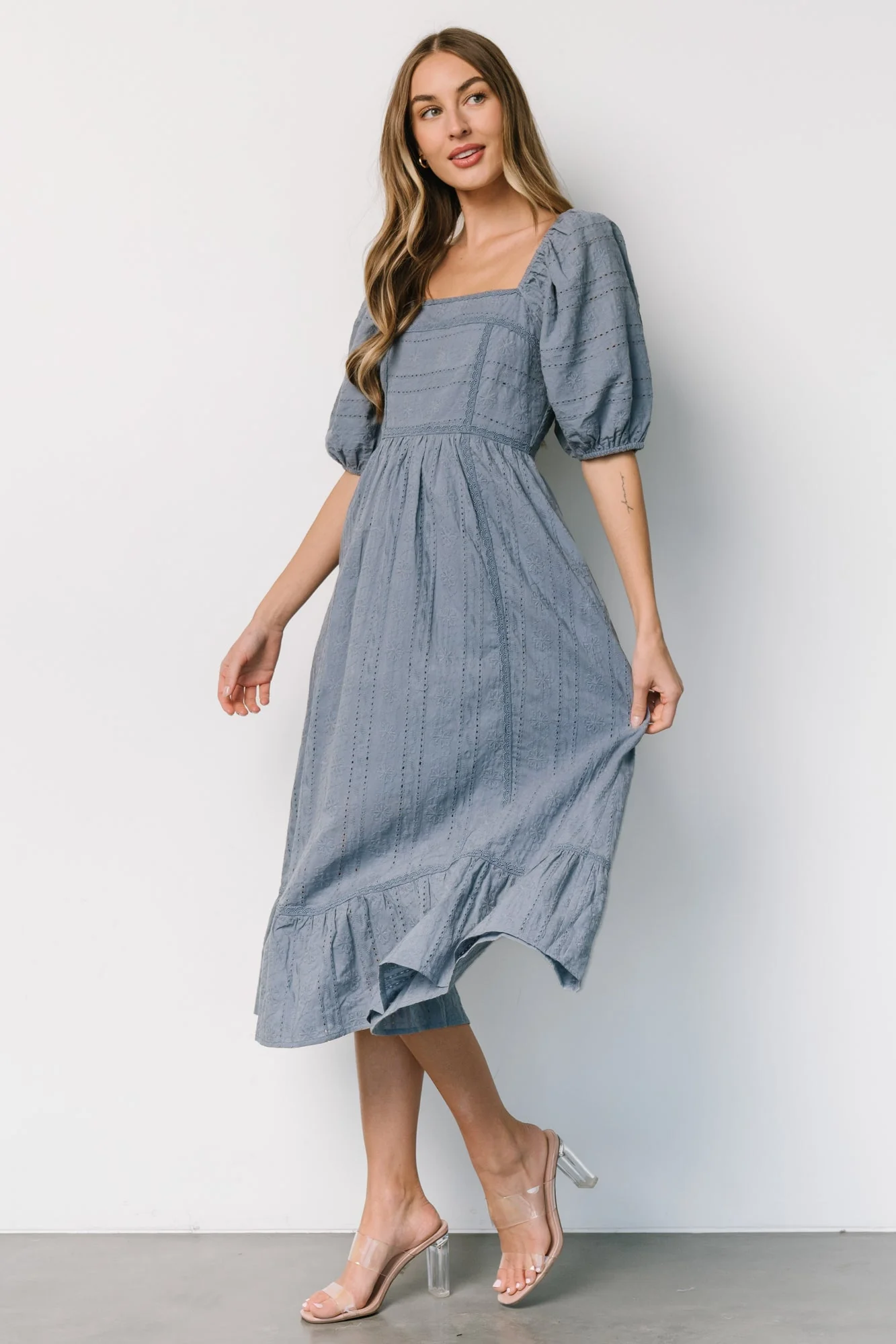 Delaney Eyelet Dress | Dusty Blue - Vlounger