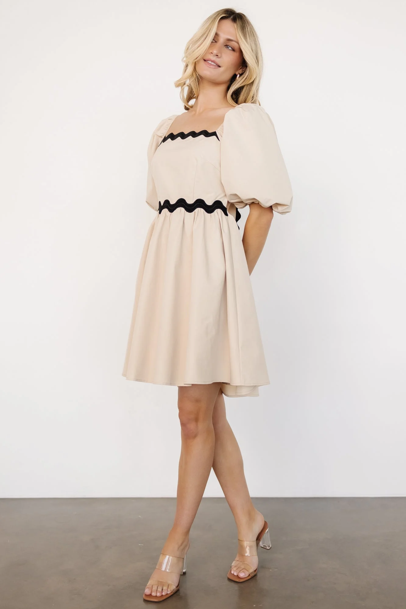 Cecelia Short Dress | Sand - Vlounger