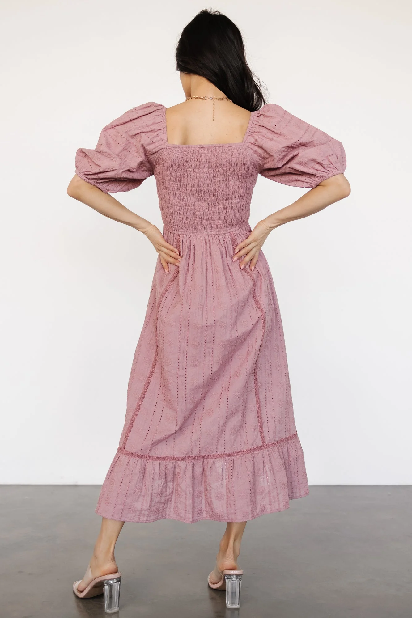 Delaney Eyelet Dress | Dusty Mauve - Vlounger