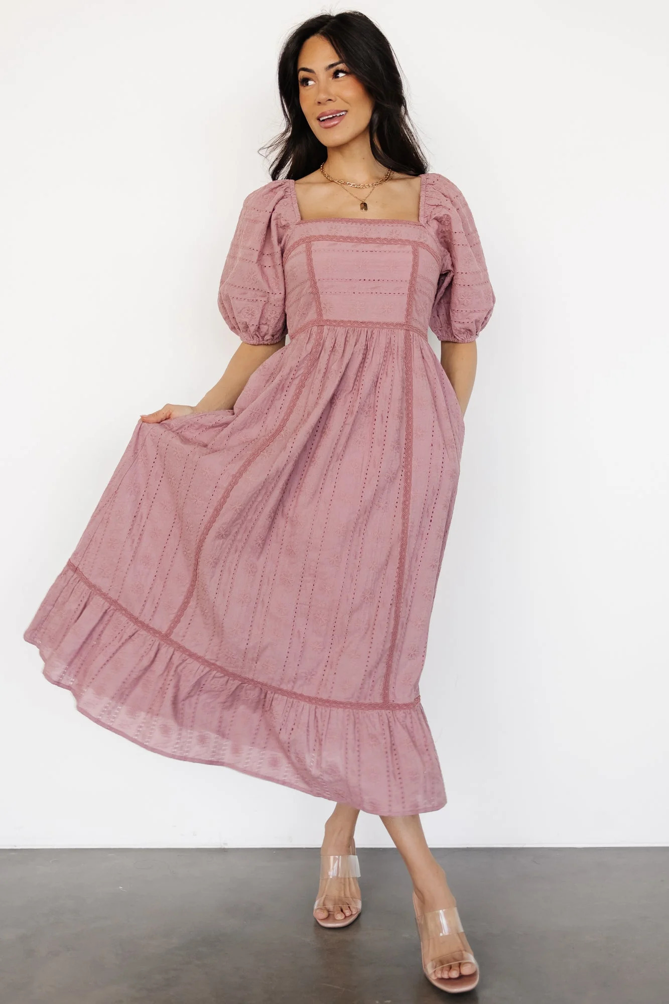 Delaney Eyelet Dress | Dusty Mauve - Vlounger