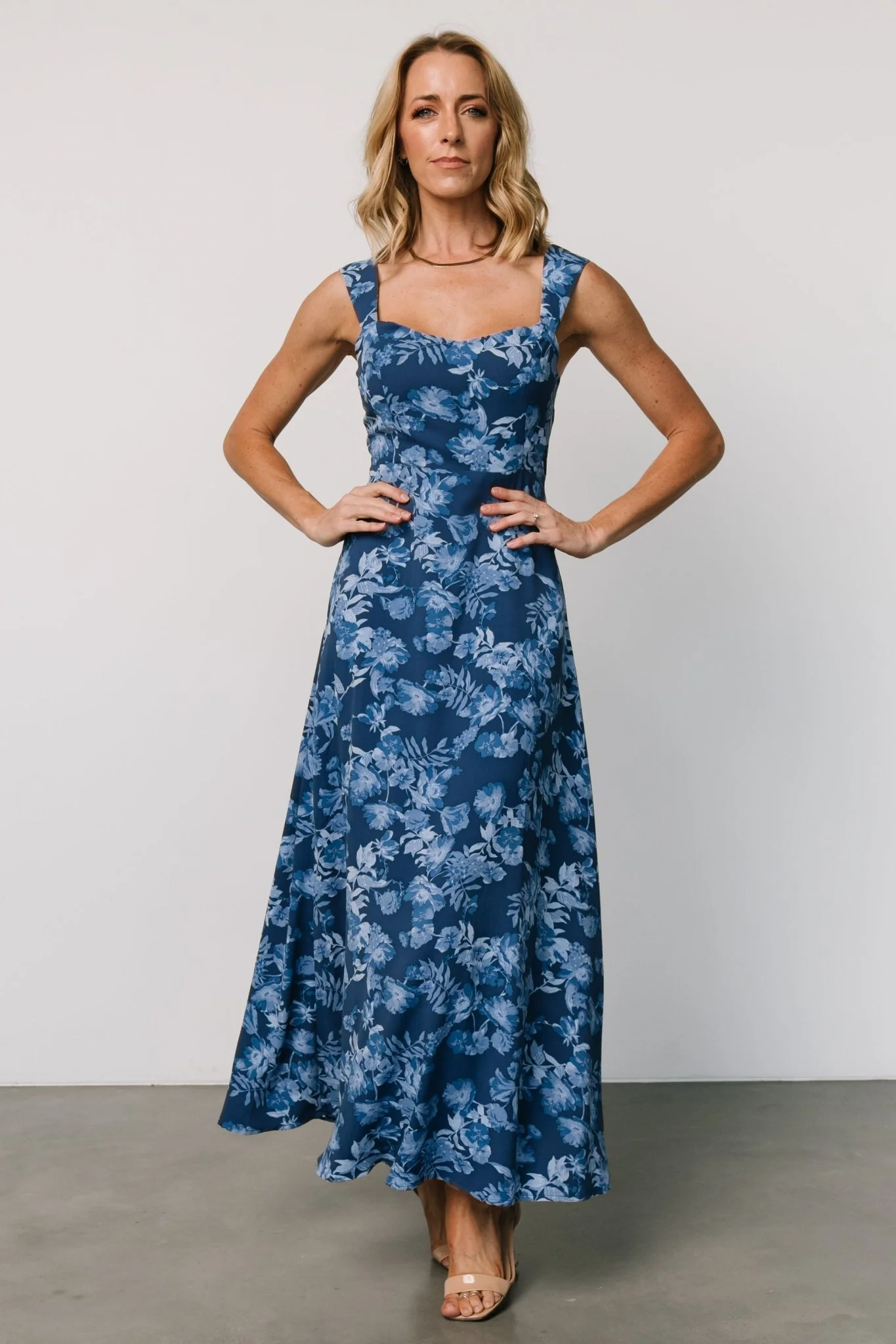 Mandy Maxi Dress | Blue Floral - Vlounger