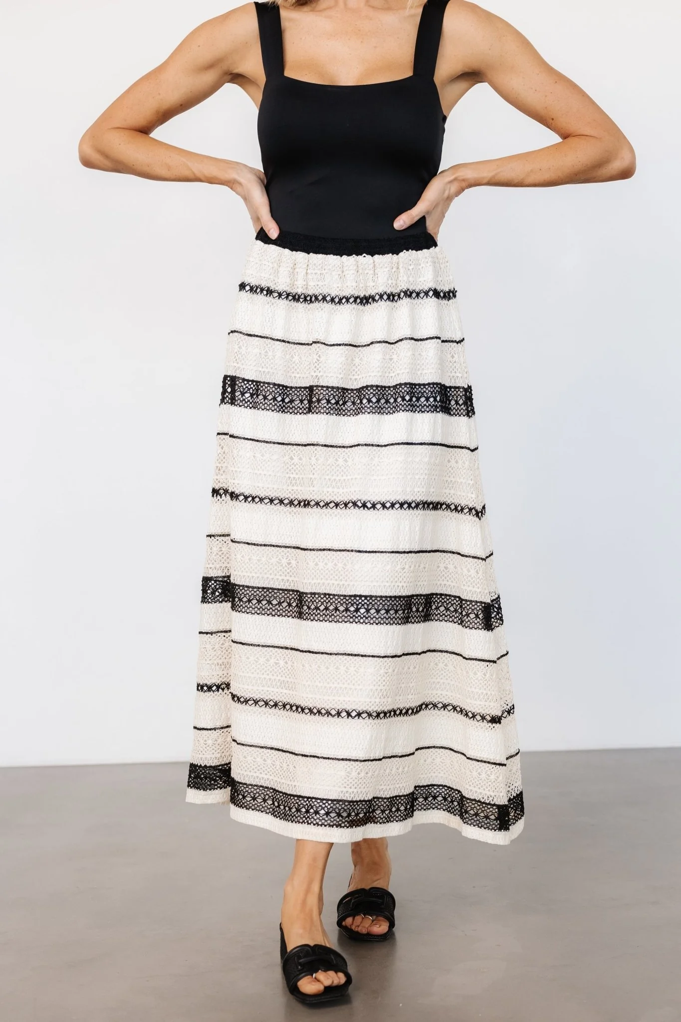 Alondra Woven Skirt | Cream + Black - Vlounger