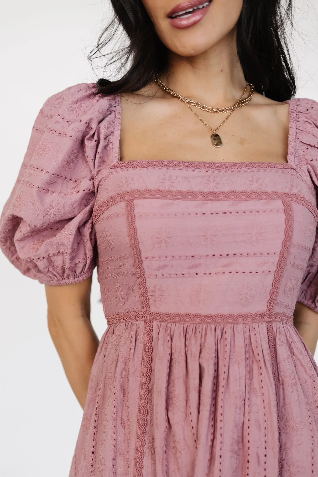Delaney Eyelet Dress | Dusty Mauve - Vlounger