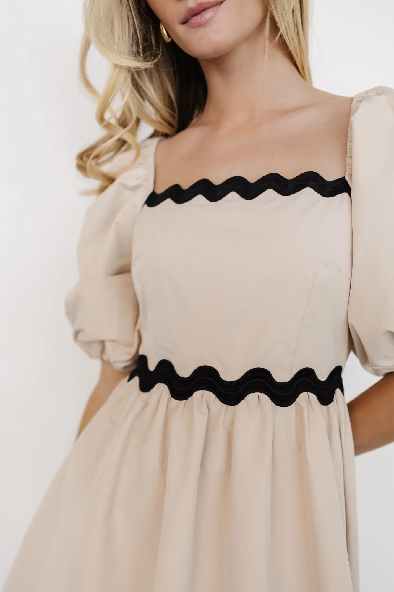 Cecelia Short Dress | Sand - Vlounger