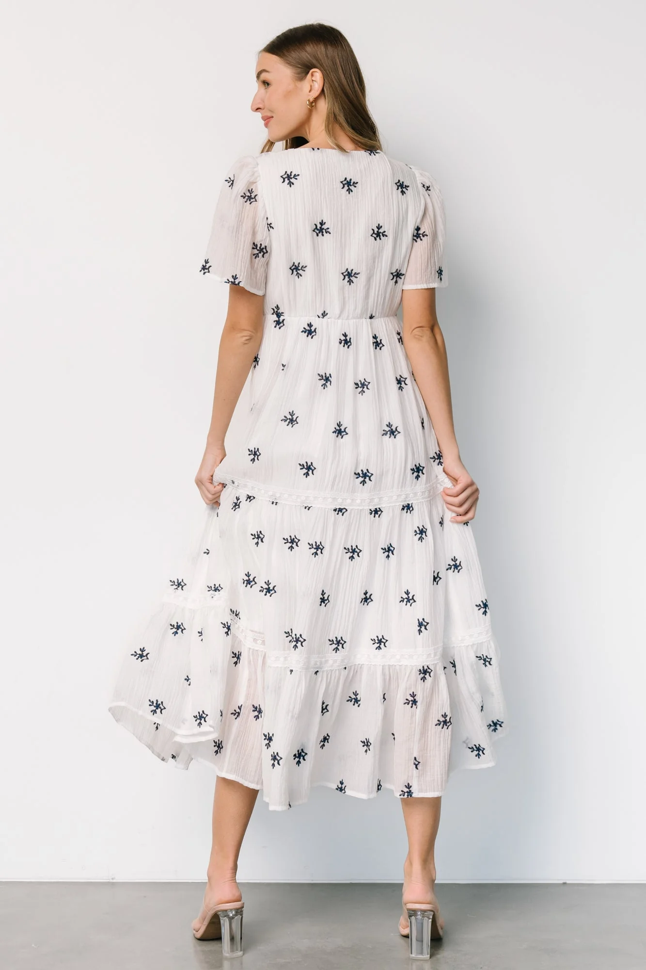 Jesenia Embroidered Dress | Off White + Navy - Vlounger