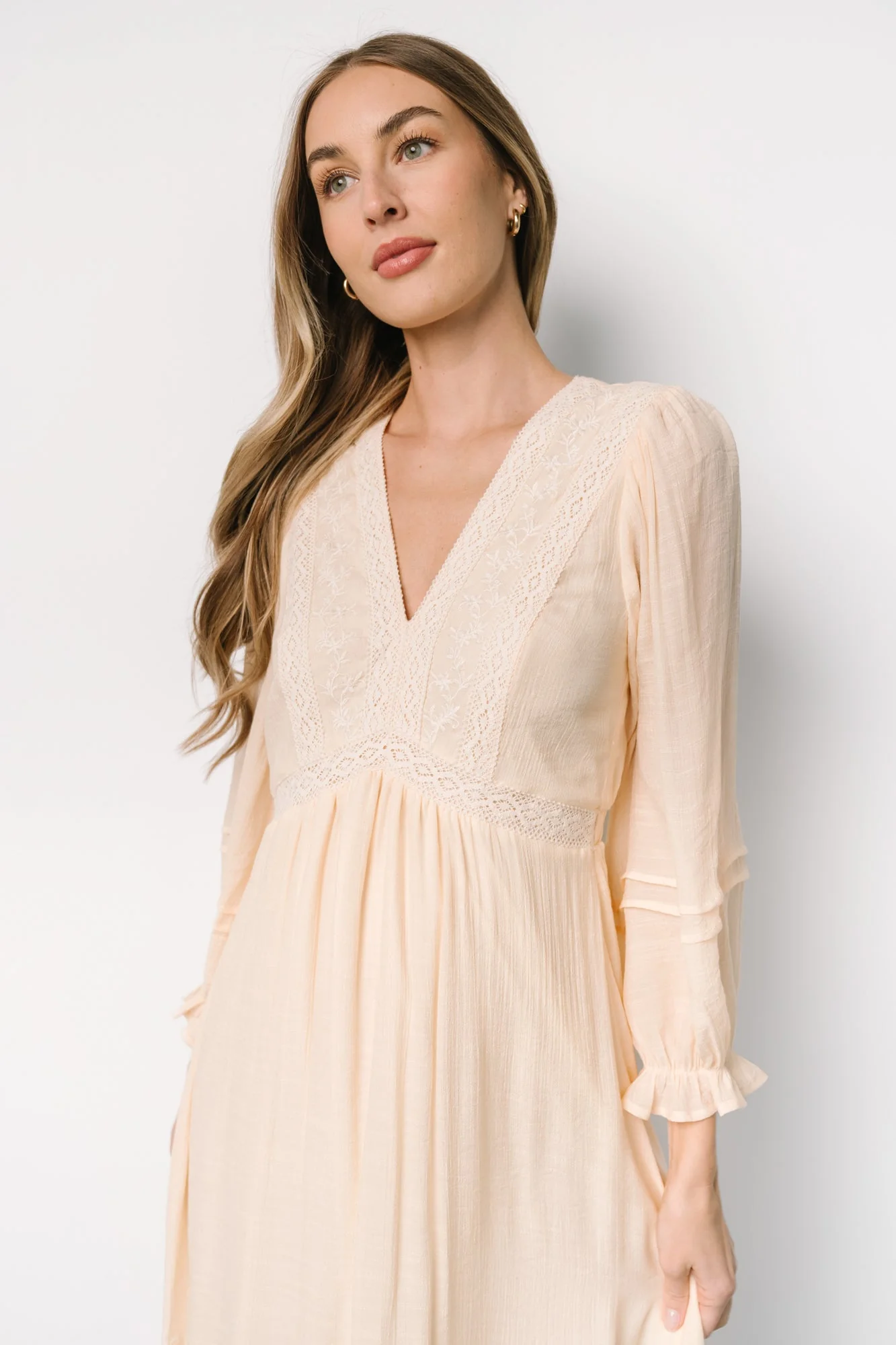 Amberlee Embroidered Dress | Cream - Vlounger