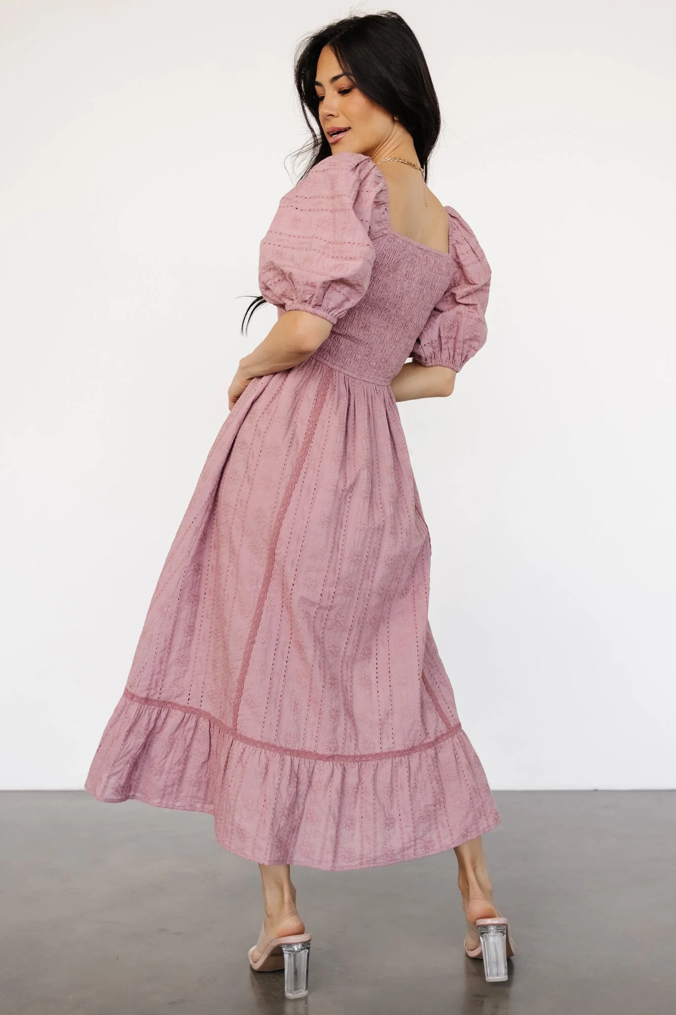 Delaney Eyelet Dress | Dusty Mauve - Vlounger