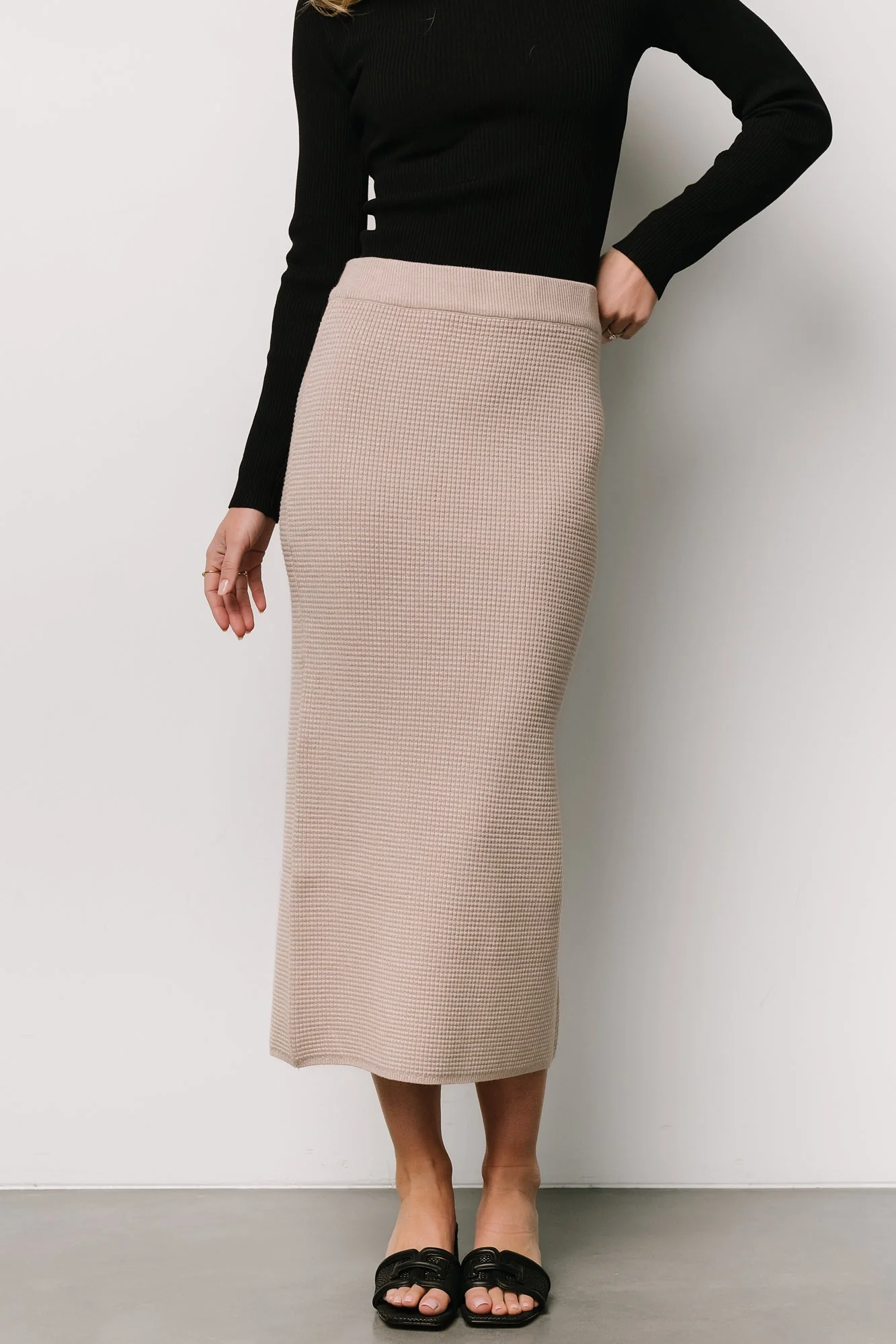Carey Waffle Midi Skirt | Taupe - Vlounger