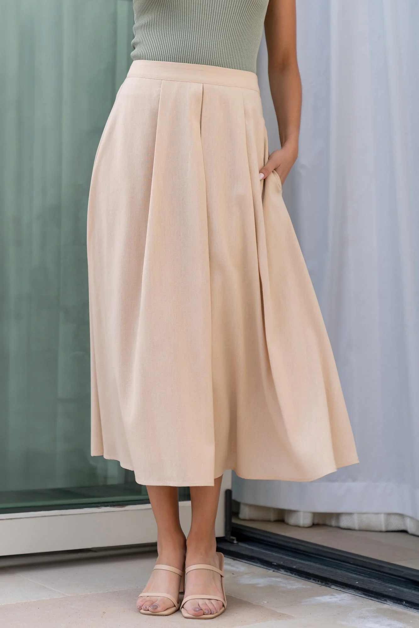 Katie Pleated Midi Skirt | Natural - Vlounger