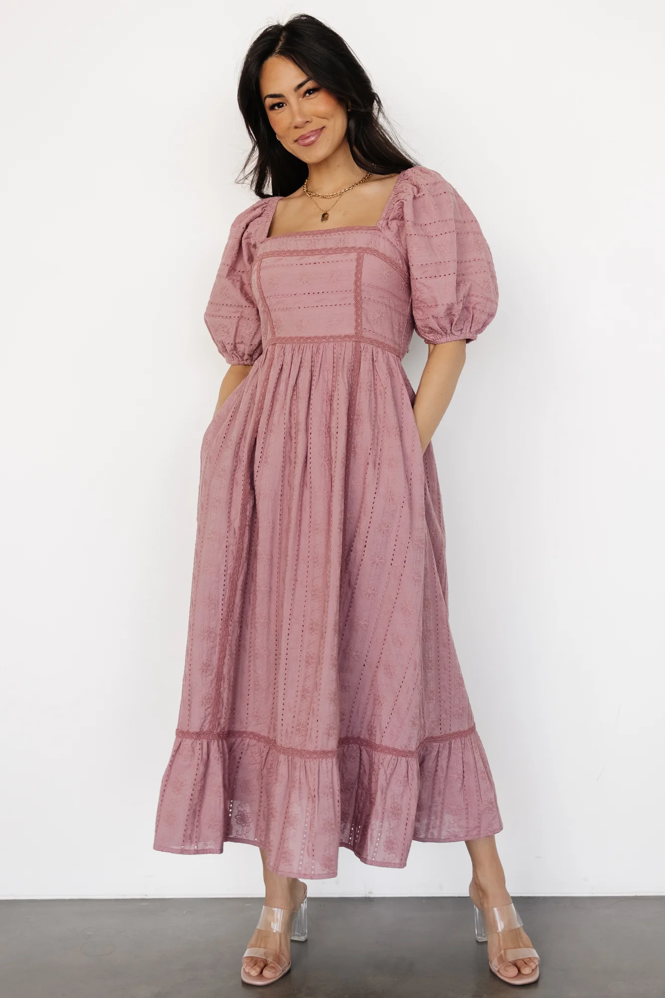 Delaney Eyelet Dress | Dusty Mauve - Vlounger