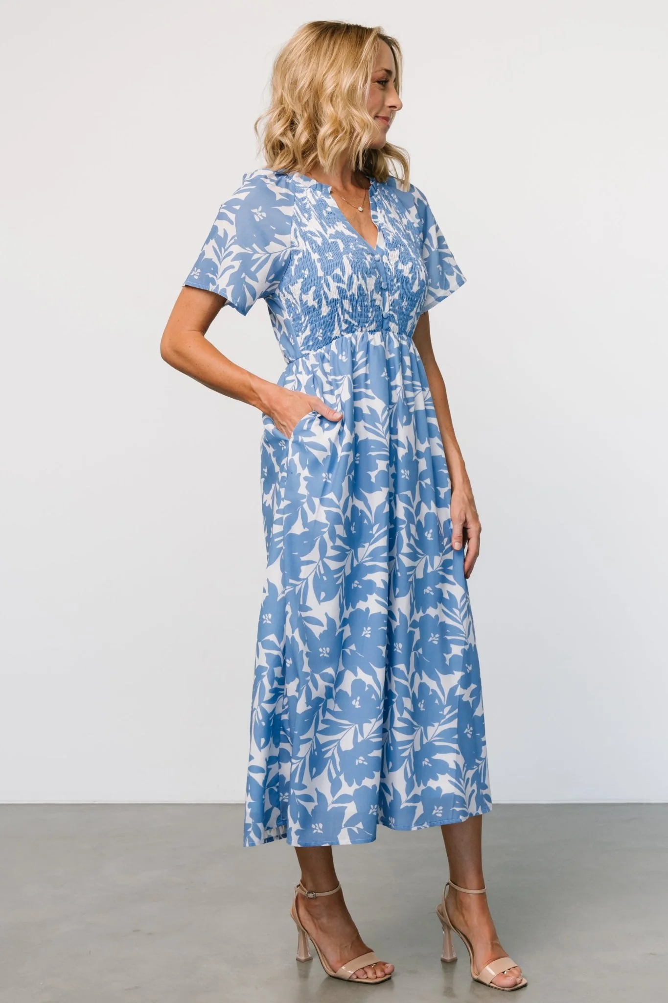 Annise Midi Dress | Blue Floral - Vlounger