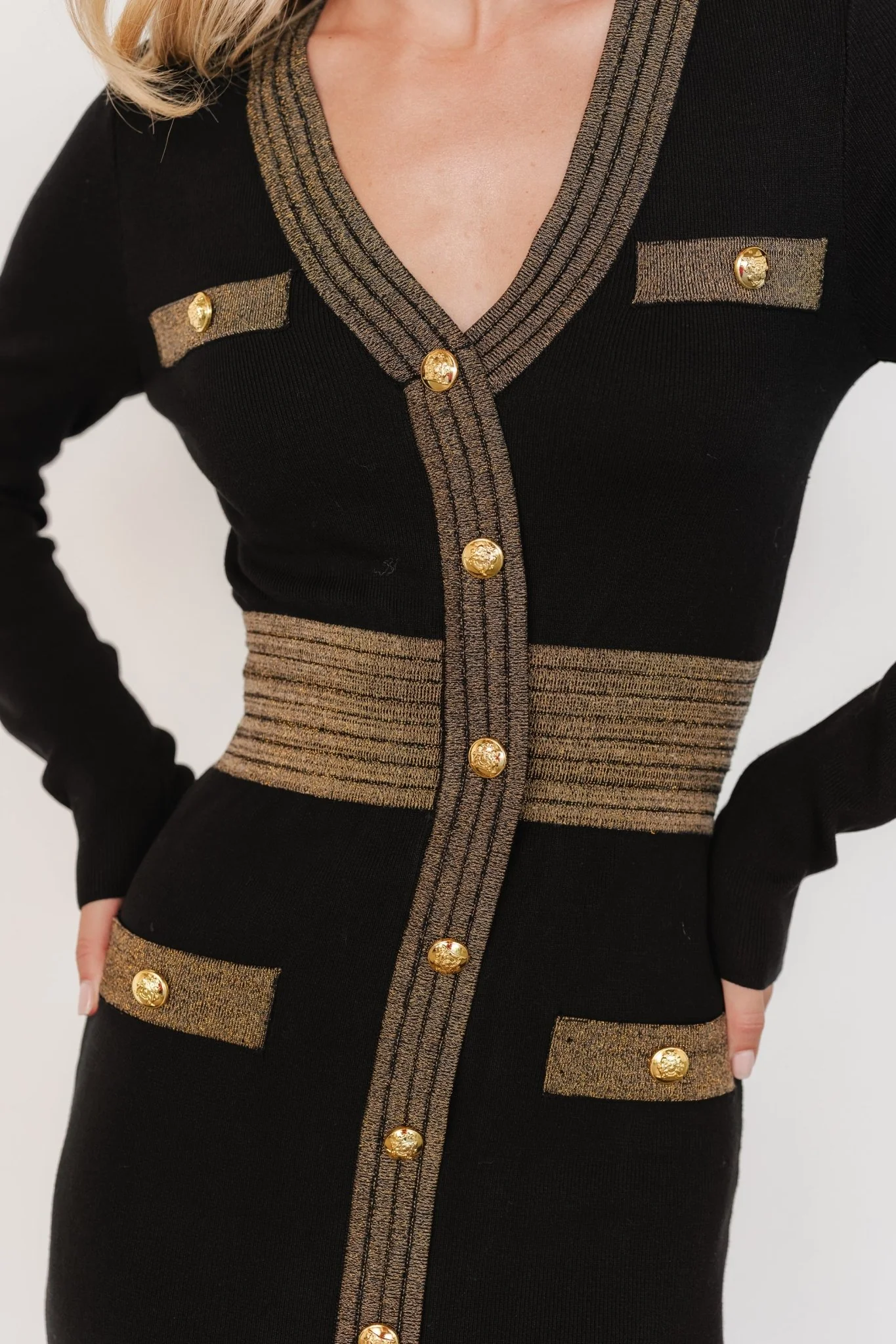 Birgitta Ribbed Sweater Dress | Black + Gold - Vlounger